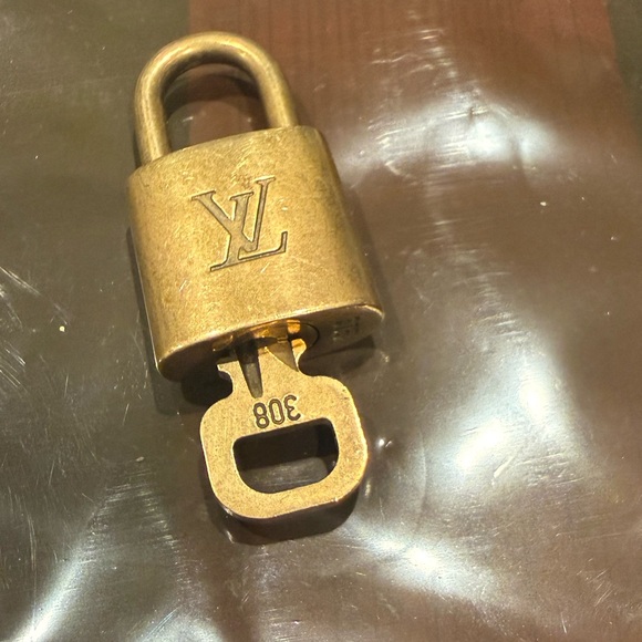 Louis Vuitton Accessories - Louis Vuitton Gold Padlock and Key #308